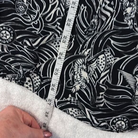 Harley-Davidson women’s button down blouse. Black & white Harley print. Size 2W. - Picture 10 of 10
